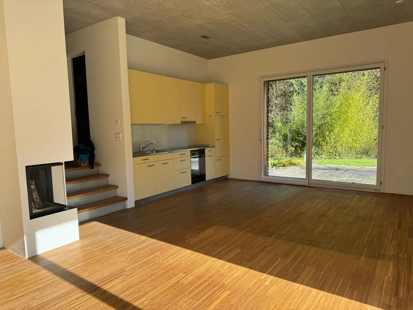 Modern 2.5-room apartment with fireplace in Goldau - Photo 3 of 7