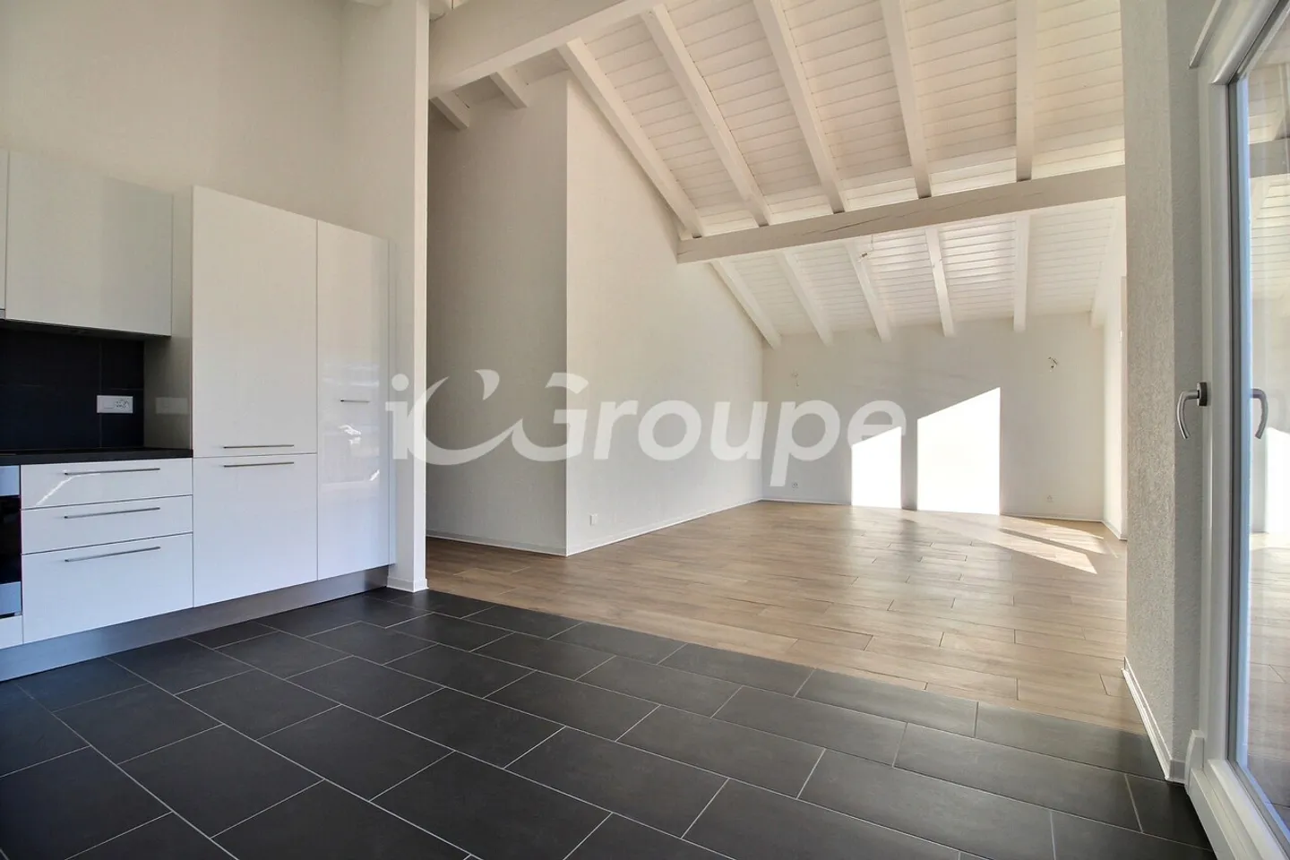 Appartamento di 4,5 locali all'ultimo piano con una vista magnifica - Foto 1 di 10