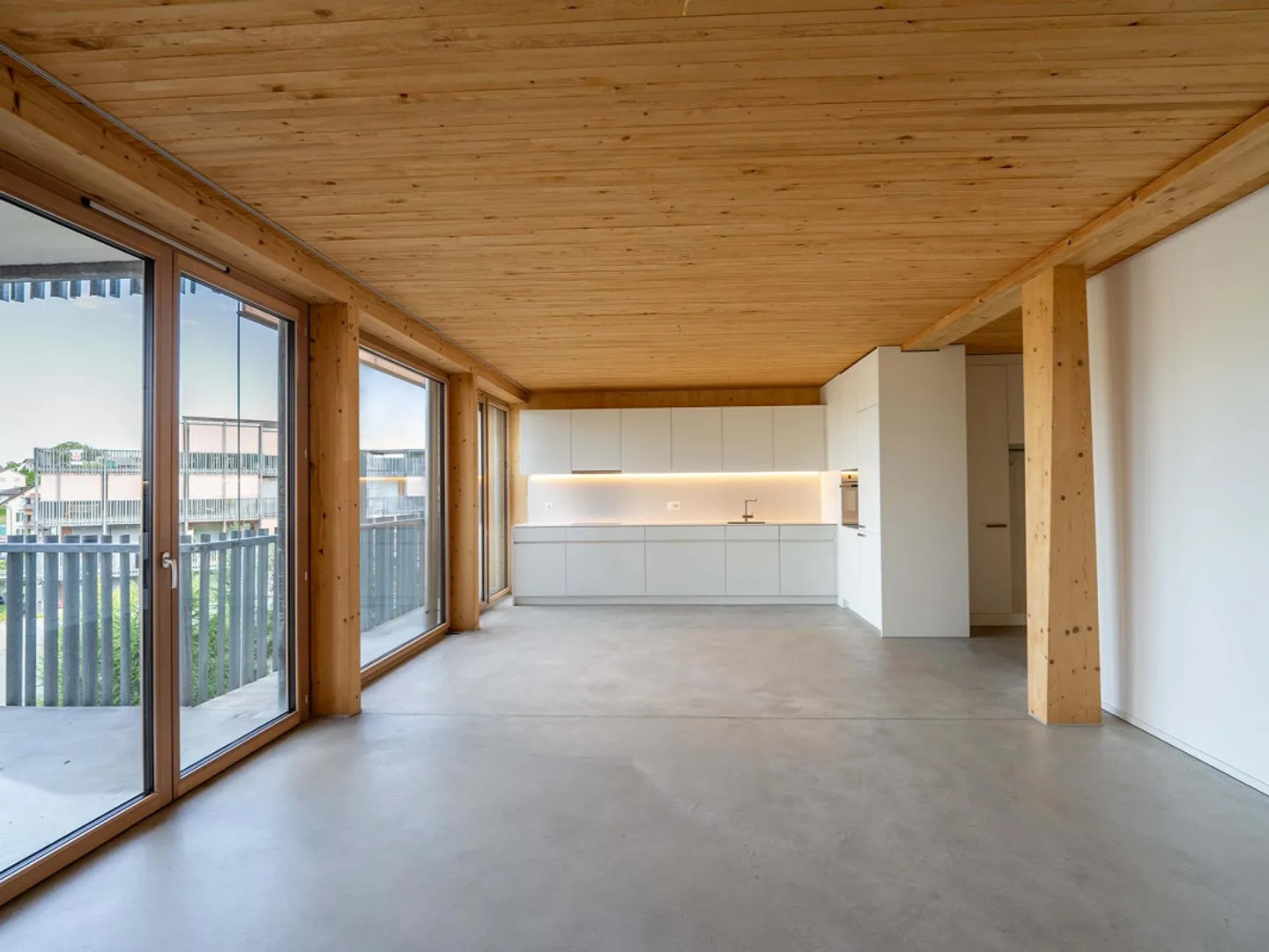 Appartement moderne de 3,5 pièces au centre du village - Photo 1 sur 6