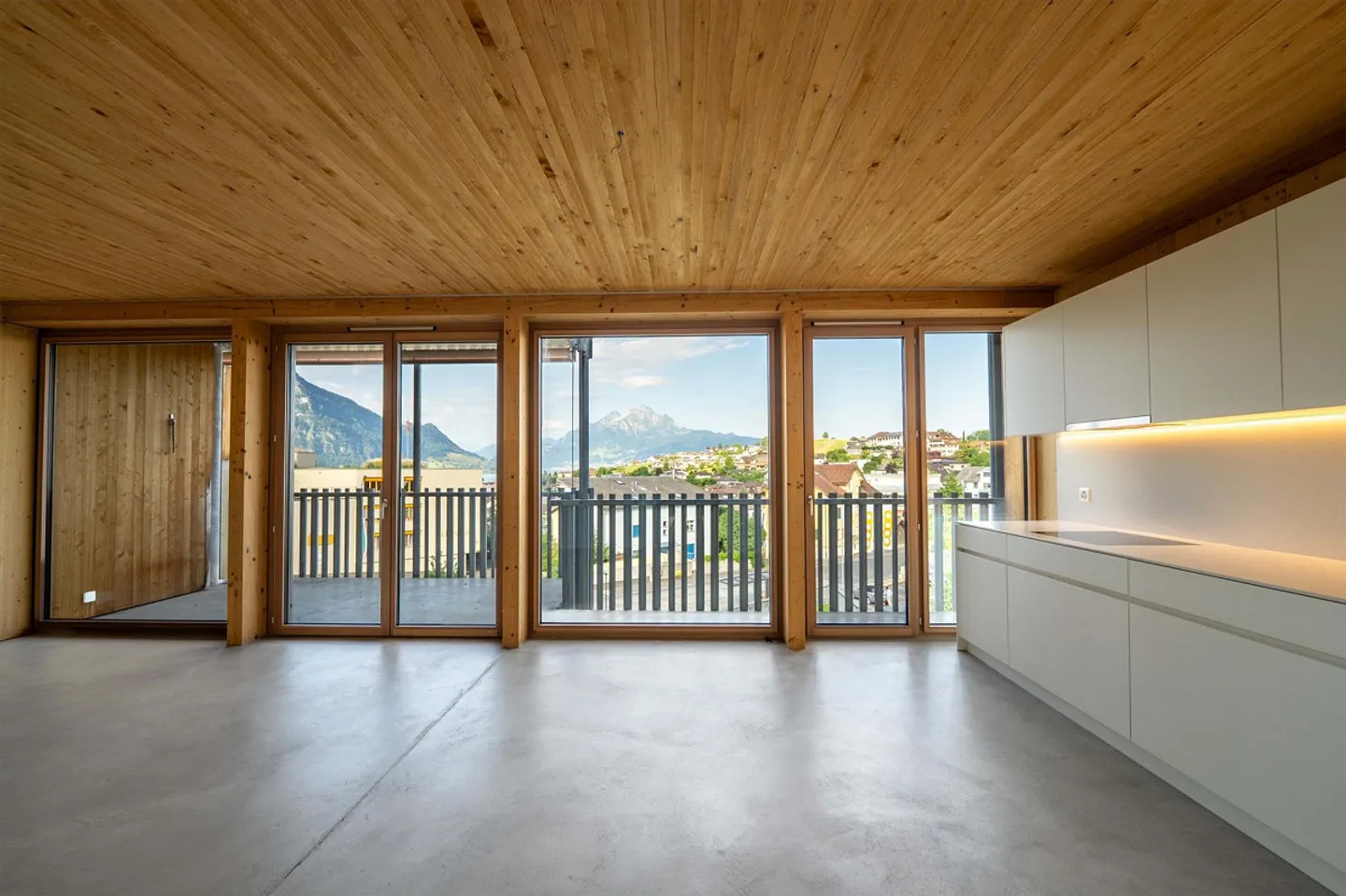 Appartement moderne de 3,5 pièces au centre du village - Photo 3 sur 6