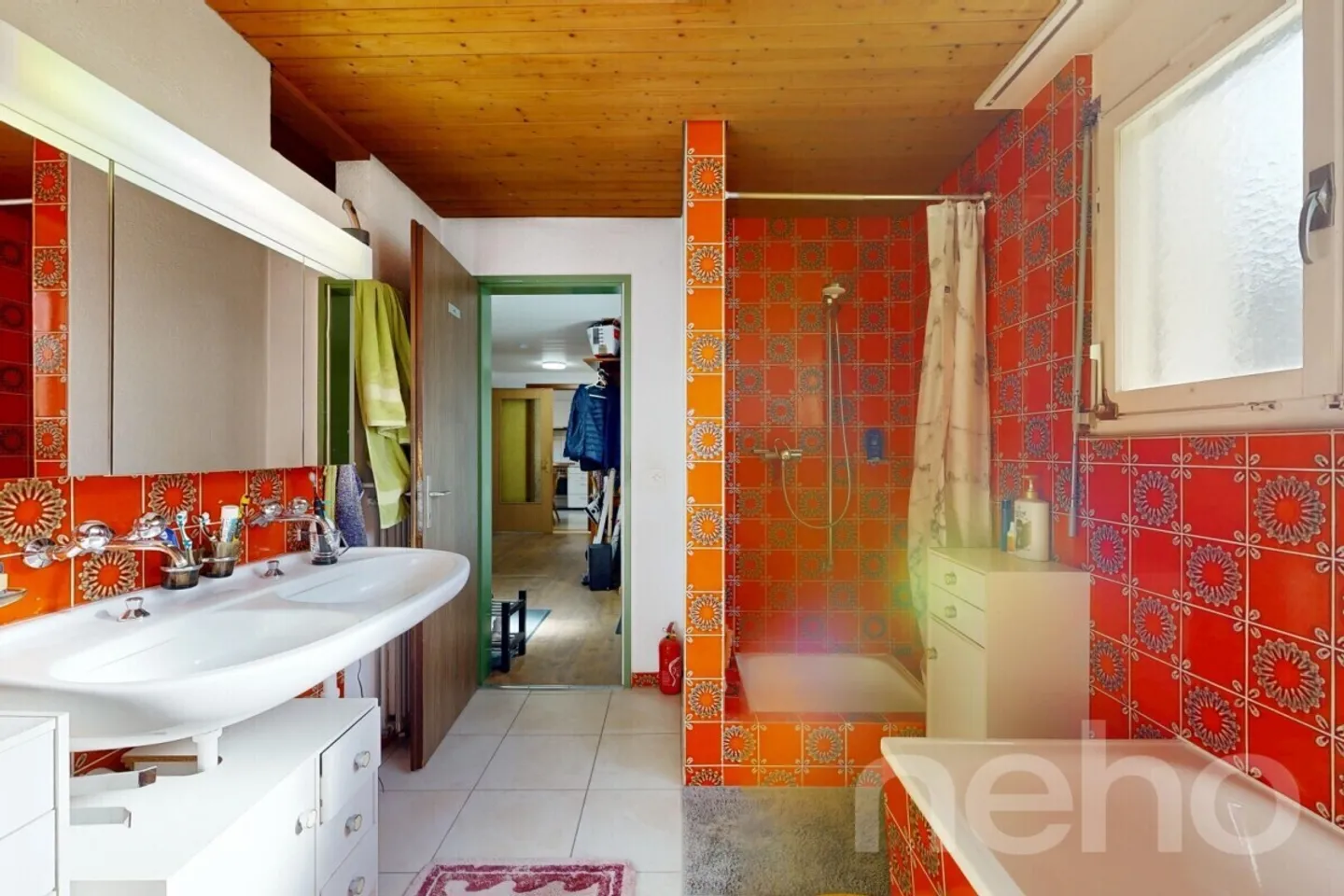 Casa familiare con grande giardino e potenziale di ristrutturazione - Foto 9 di 12