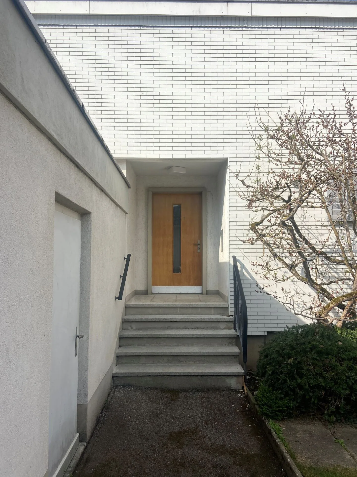 Family Home with Garden in Utzenstorf - Photo 2 of 15