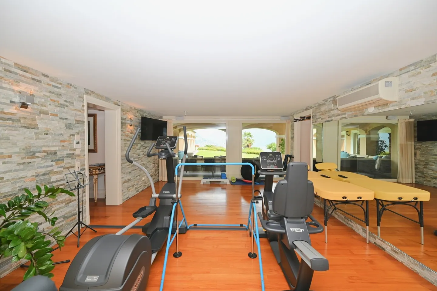 Villa de Luxe avec Vue sur le Lac - Photo 24 sur 24