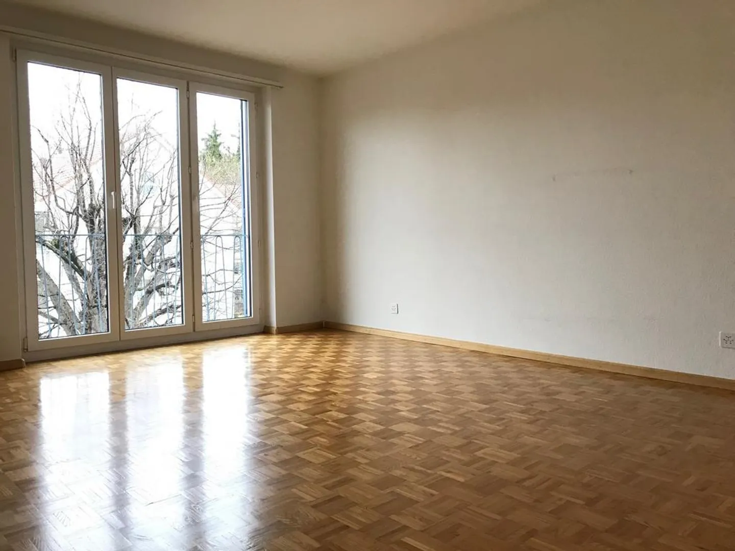 Beautiful and bright 3-room apartment on the 2nd floor near Bachgraben - Photo 3 of 7