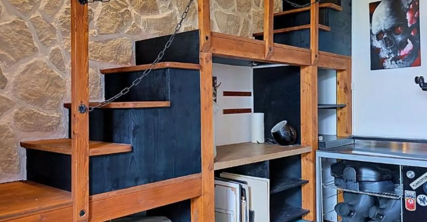 Maison avec grand terrain et potentiel d'autonomie - Chaumont (NE) - Photo 8 of 13