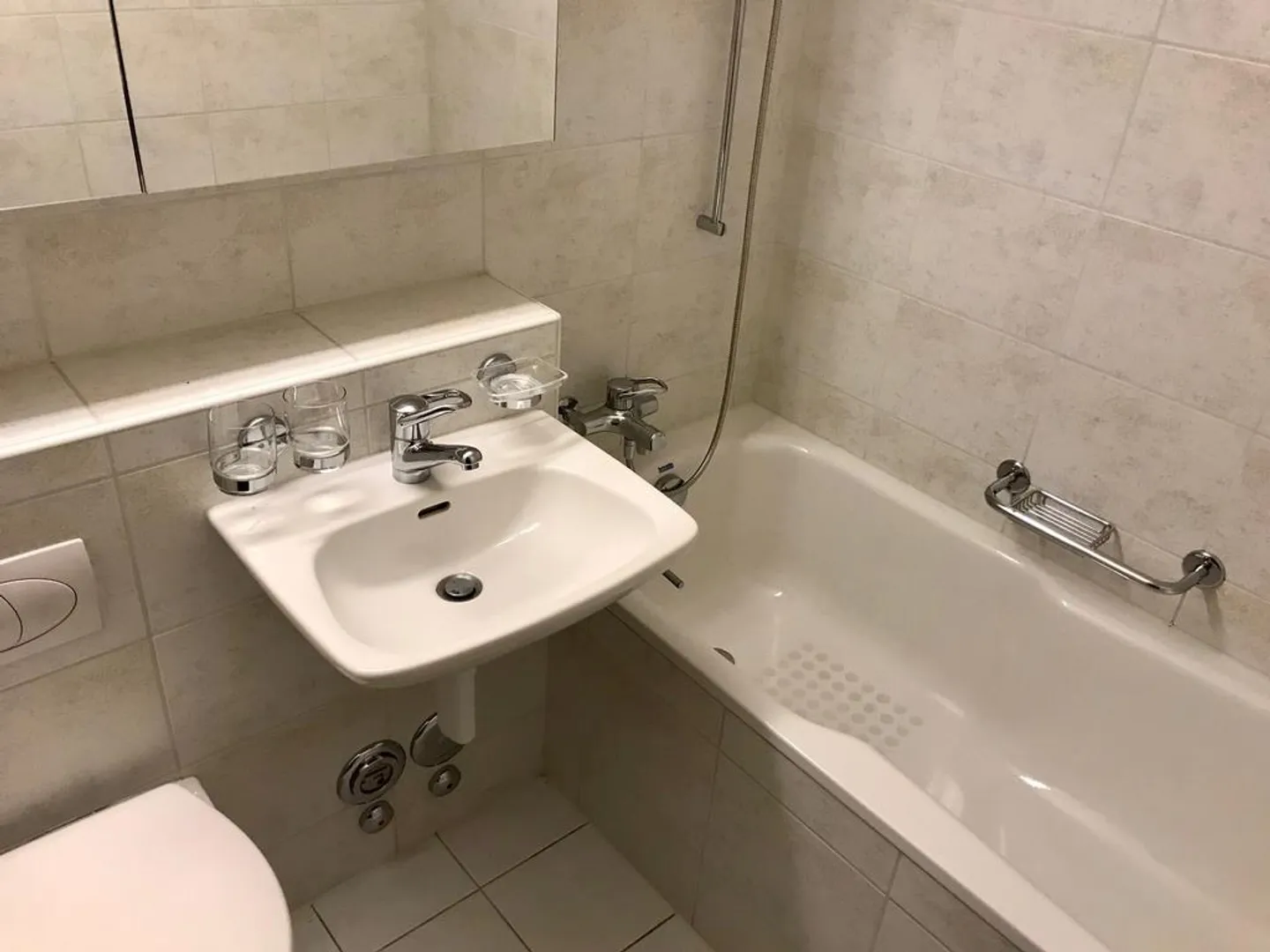 Beautiful and bright 3-room apartment on the 2nd floor near Bachgraben - Photo 4 of 7