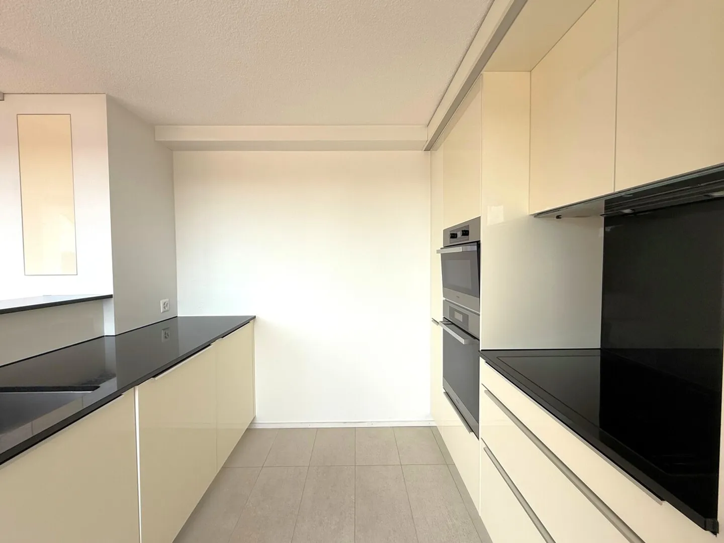 Maisonette rénovée avec terrasse - Photo 6 sur 21