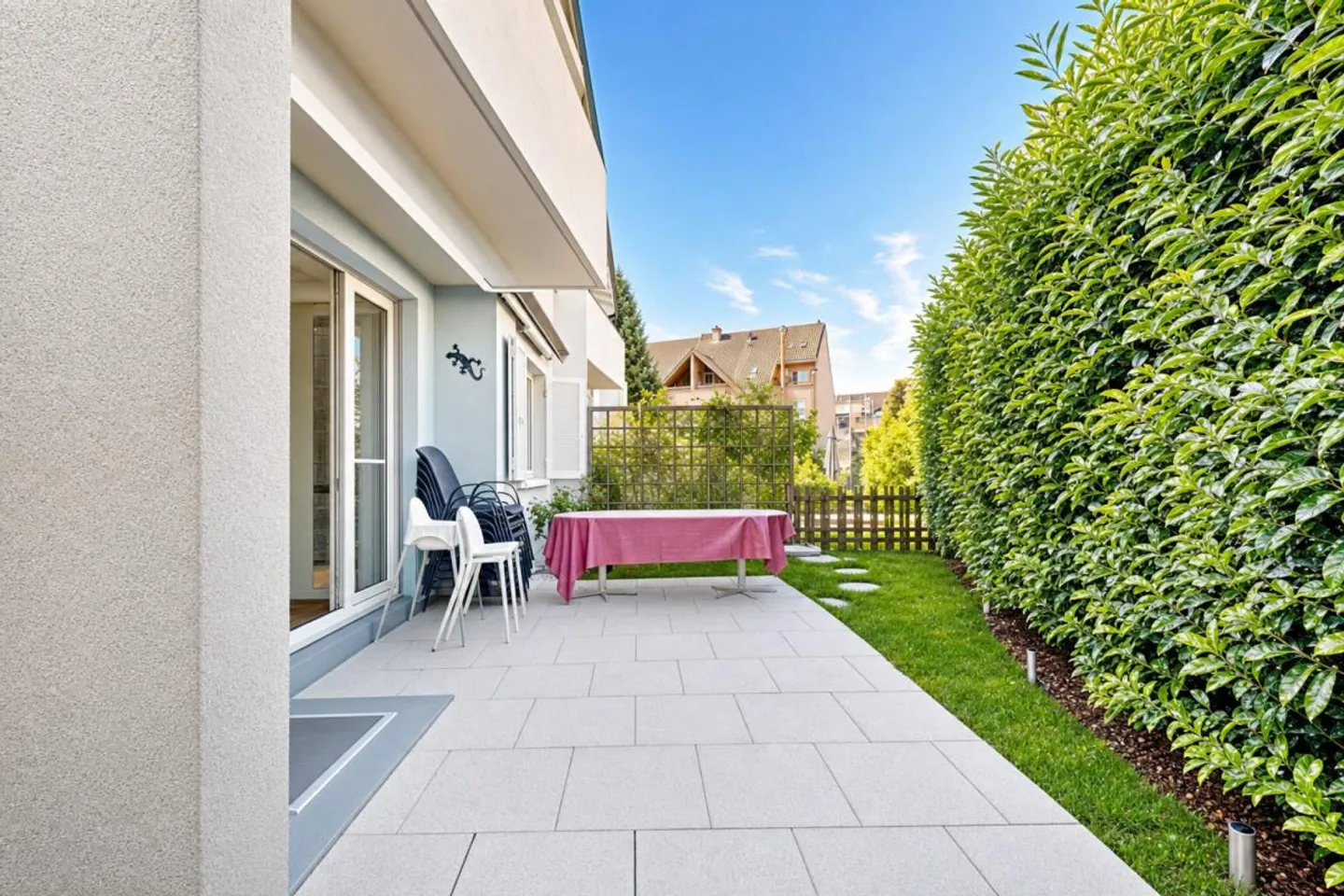 Attraente casa unifamiliare di 4,5 locali con garage, balcone e giardino a Reinach - Foto 28 di 30