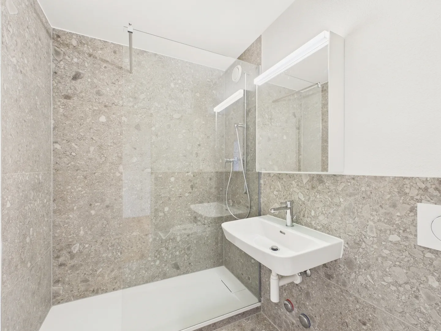 Charming 3.5-room apartment with balcony in Augst, Canton BL - First occupancy after renovation - Photo 8 of 10