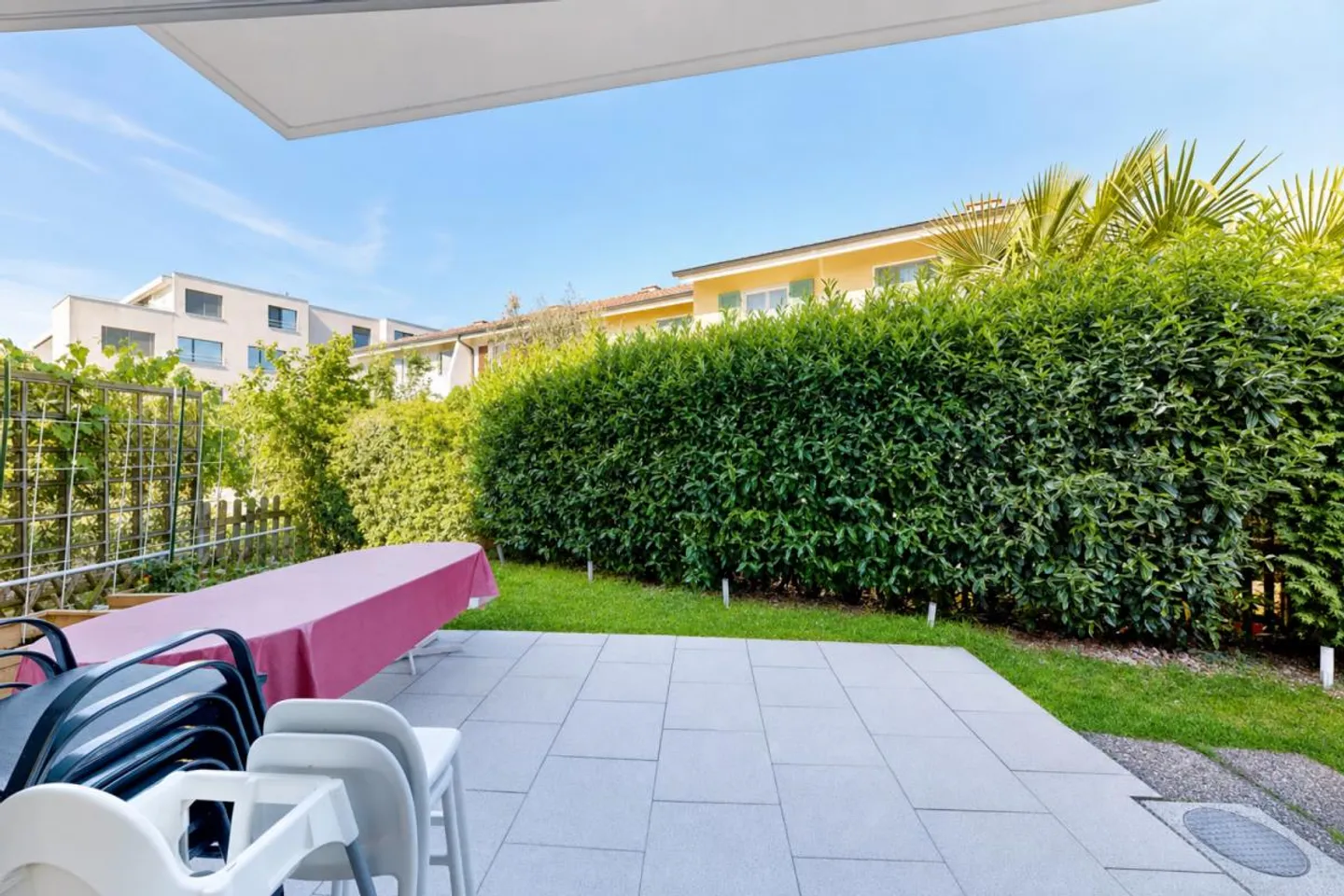 Attraente casa unifamiliare di 4,5 locali con garage, balcone e giardino a Reinach - Foto 25 di 30