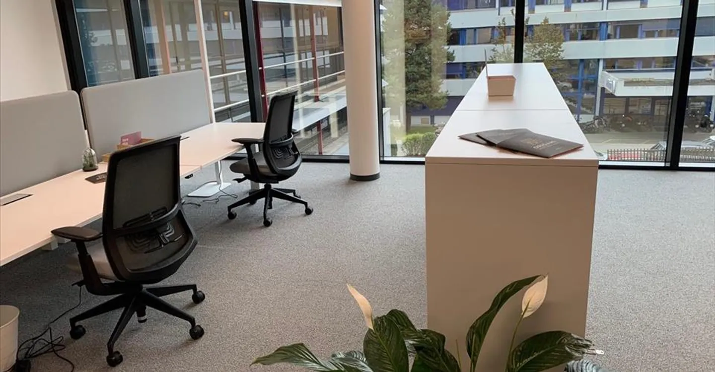 Modern Office Space in Geneva - Photo 3 of 6