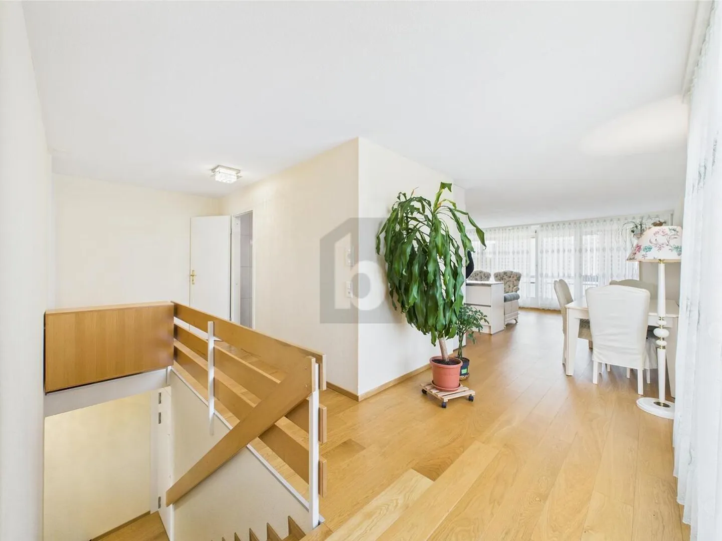 LIGHT-FLOODED AND CENTRALLY LOCATED - Photo 1 of 6