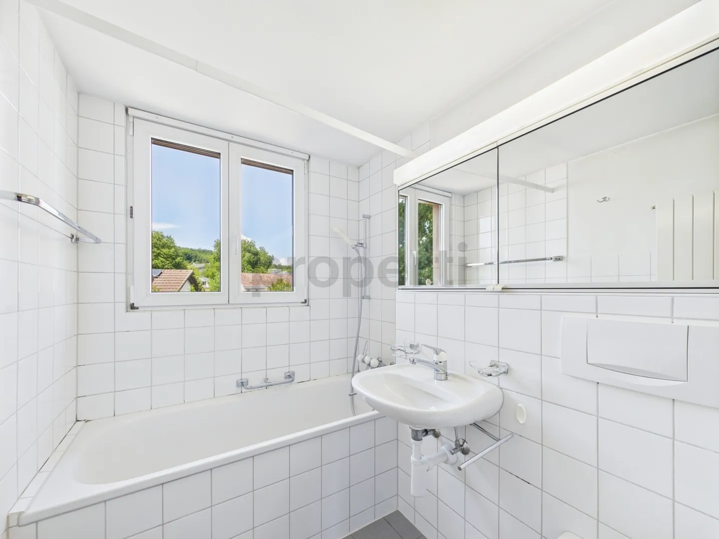 Charmante Dachwohnung an ruhiger und doch zentraler Lage mit schönem Weitblick - Foto 8 von 11