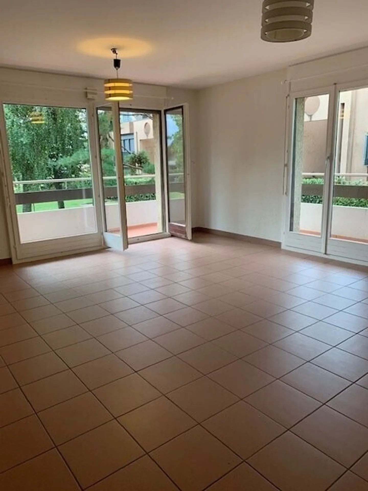 4 rooms ideally located - Photo 1 of 8