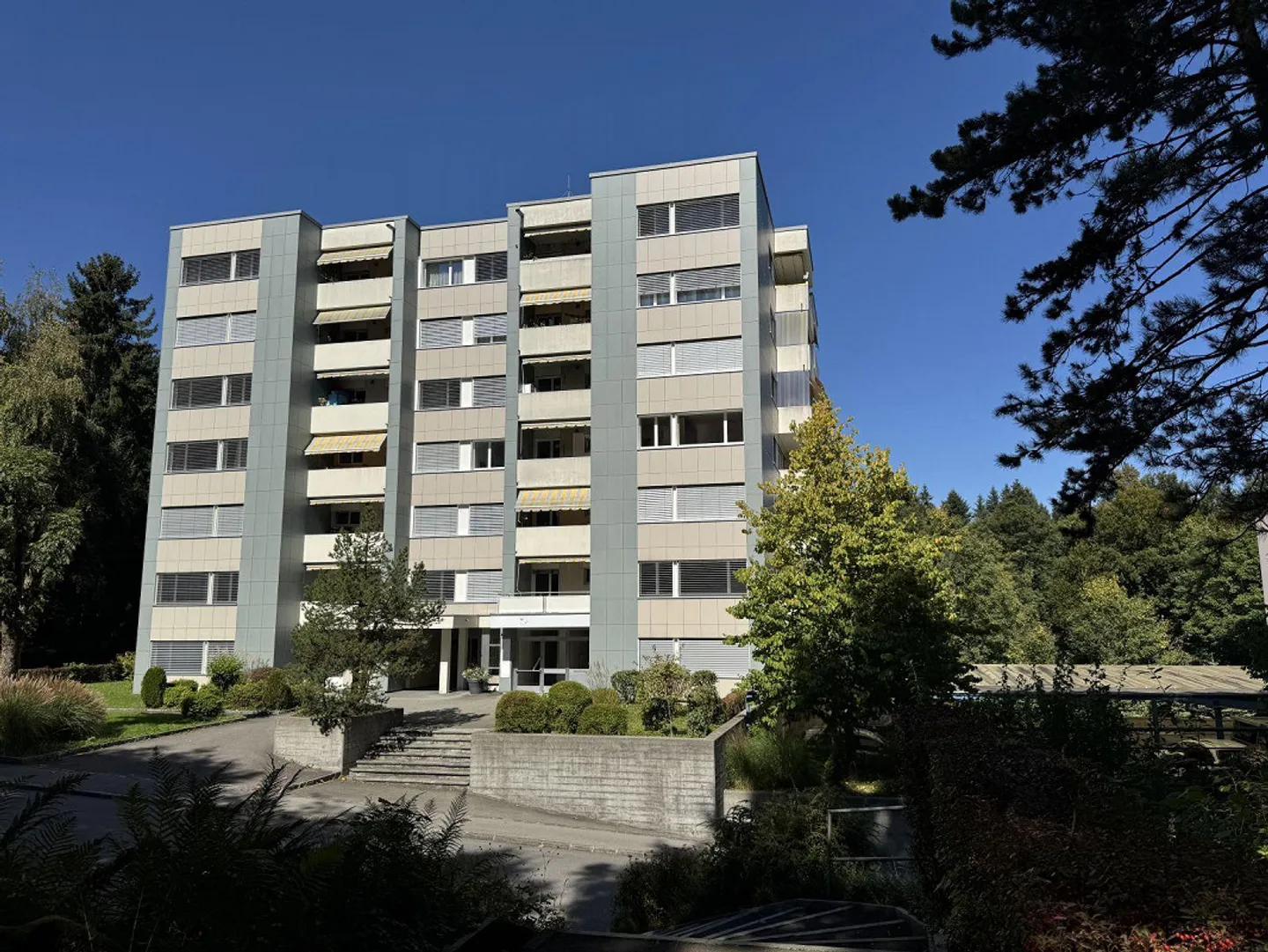 Appartement fraîchement rénové dans un emplacement recherché à Lucerne - Photo 1 sur 12