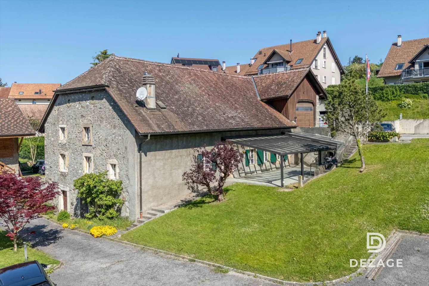 Maison de caractère, grande parcelle, charme ancien et fort potentiel ! - Photo 1 sur 13
