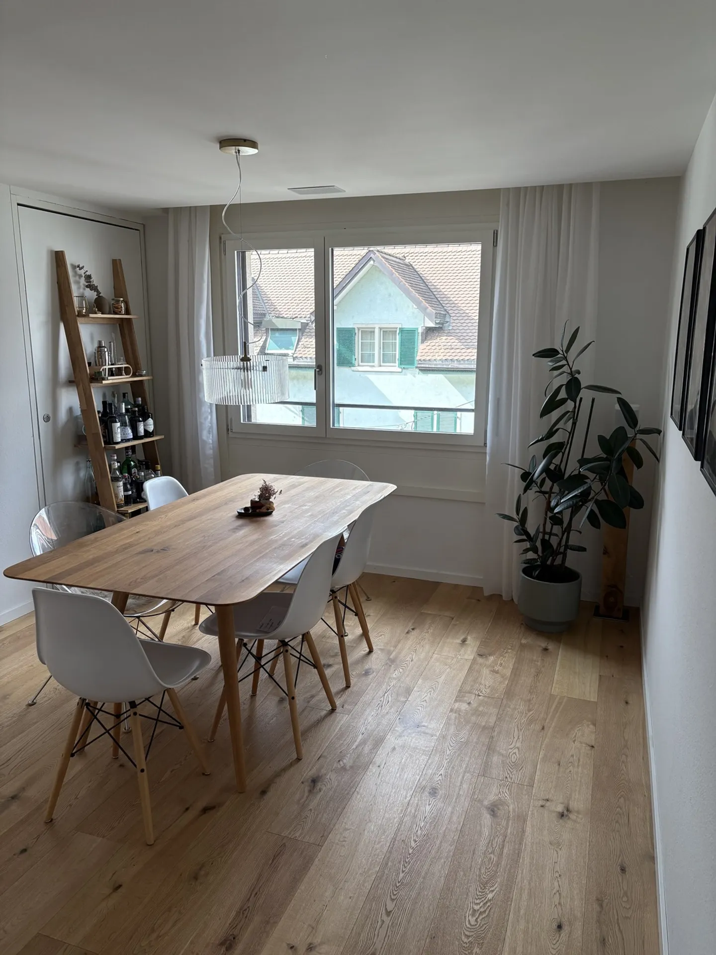 Apartment for rent - Photo 2 of 4