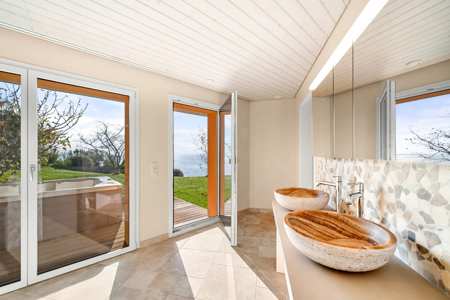 Exceptionnelle propriété pied dans l'eau, entre Nyon et Lausanne - Photo 15 sur 24