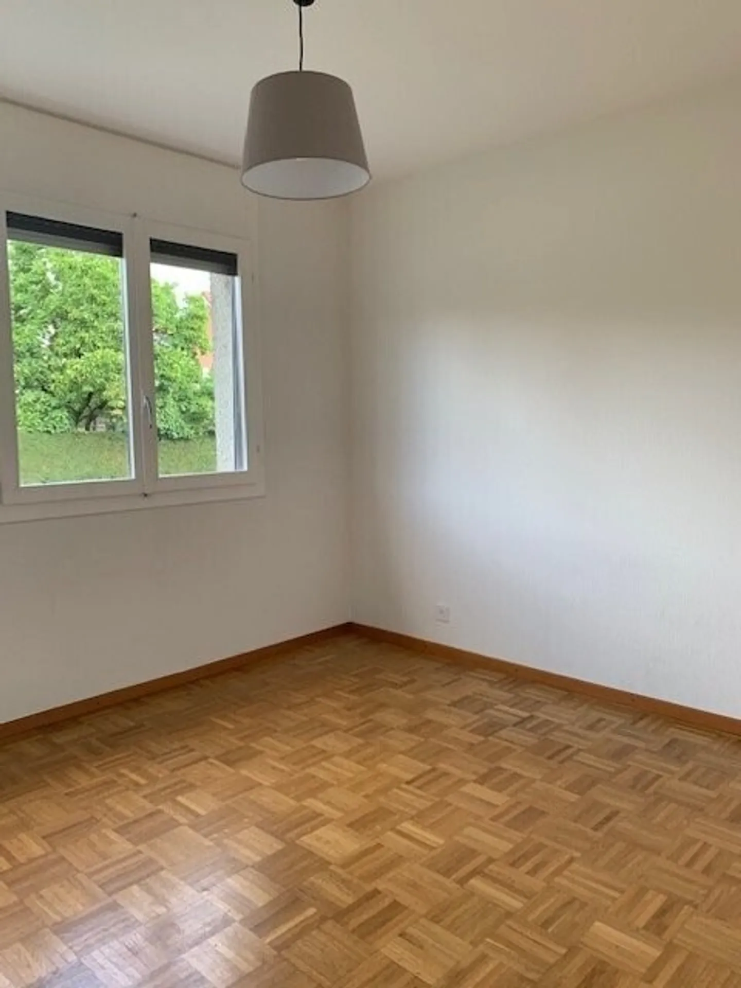 4 rooms ideally located - Photo 3 of 8