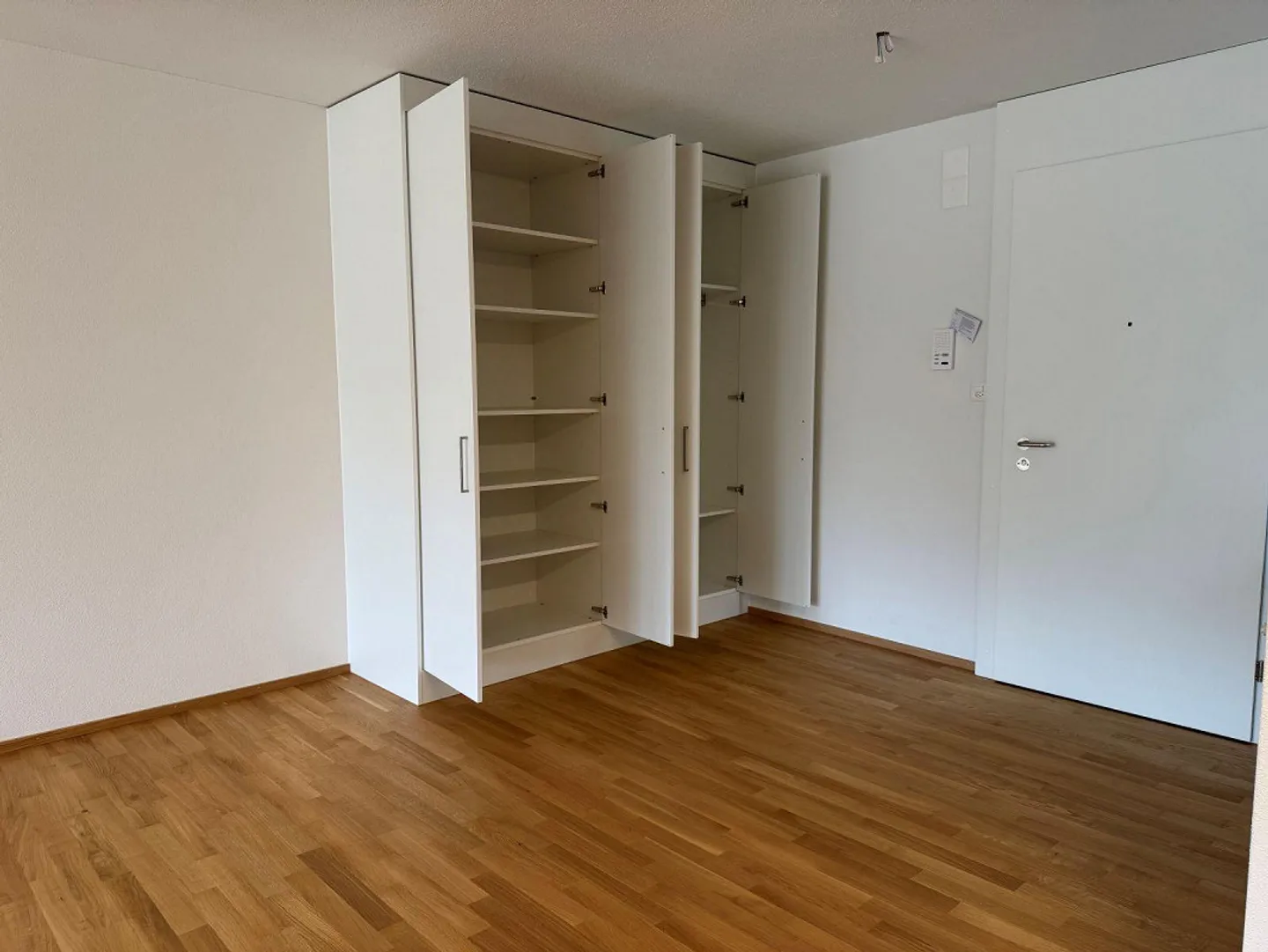 Appartement fraîchement rénové dans un emplacement recherché à Lucerne - Photo 2 sur 12