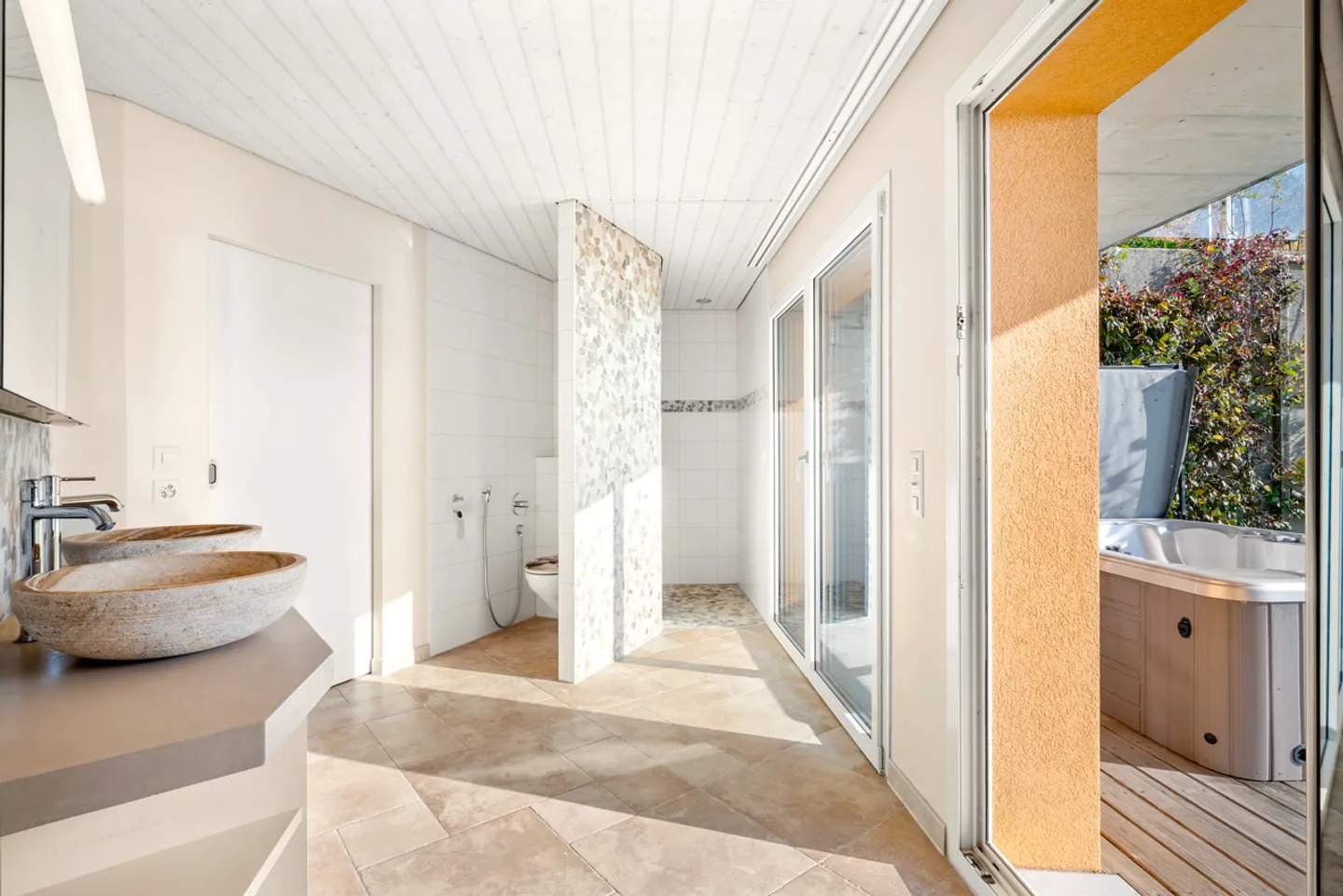 Exceptionnelle propriété pied dans l'eau, entre Nyon et Lausanne - Photo 17 sur 24