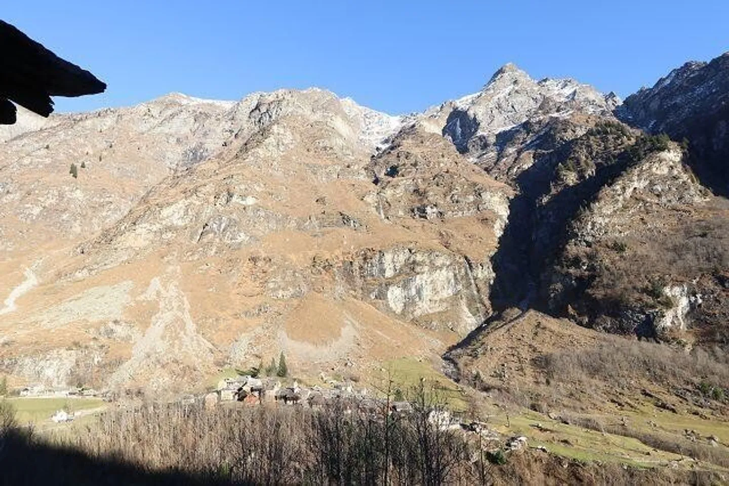 rustico di 3 locali molto tranquilla, soleggiata con bella vista - Foto 12 di 13