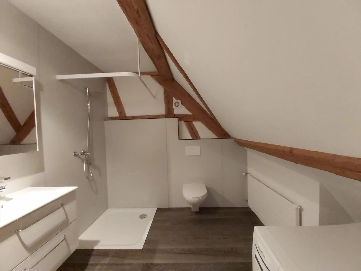 Appartement sous les combles de 3,5 pièces au cœur d'Andelfingen - Photo 9 sur 18