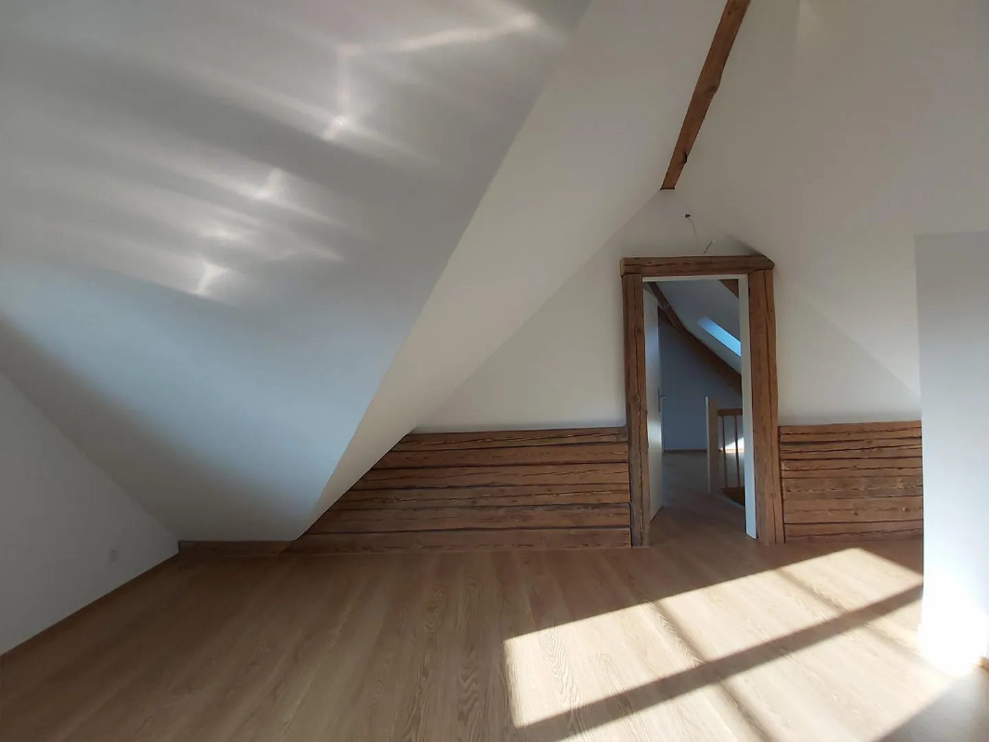 Appartement sous les combles de 3,5 pièces au cœur d'Andelfingen - Photo 11 sur 18