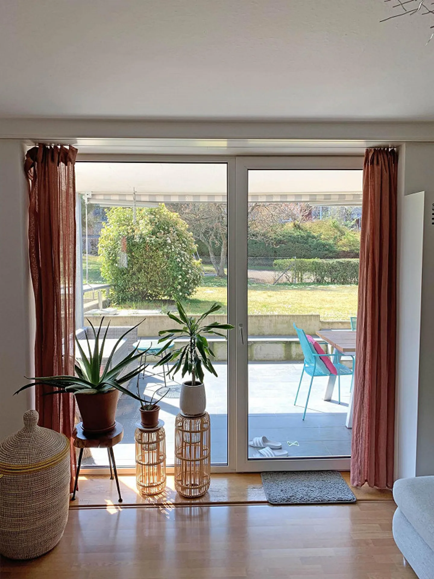 Attractive 3-room apartment on the ground floor in a popular neighborhood - Photo 1 of 8