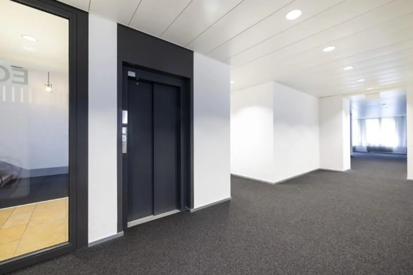 Moderne Büroräumlichkeiten bis zu 1'300m2 - Photo 7 of 11