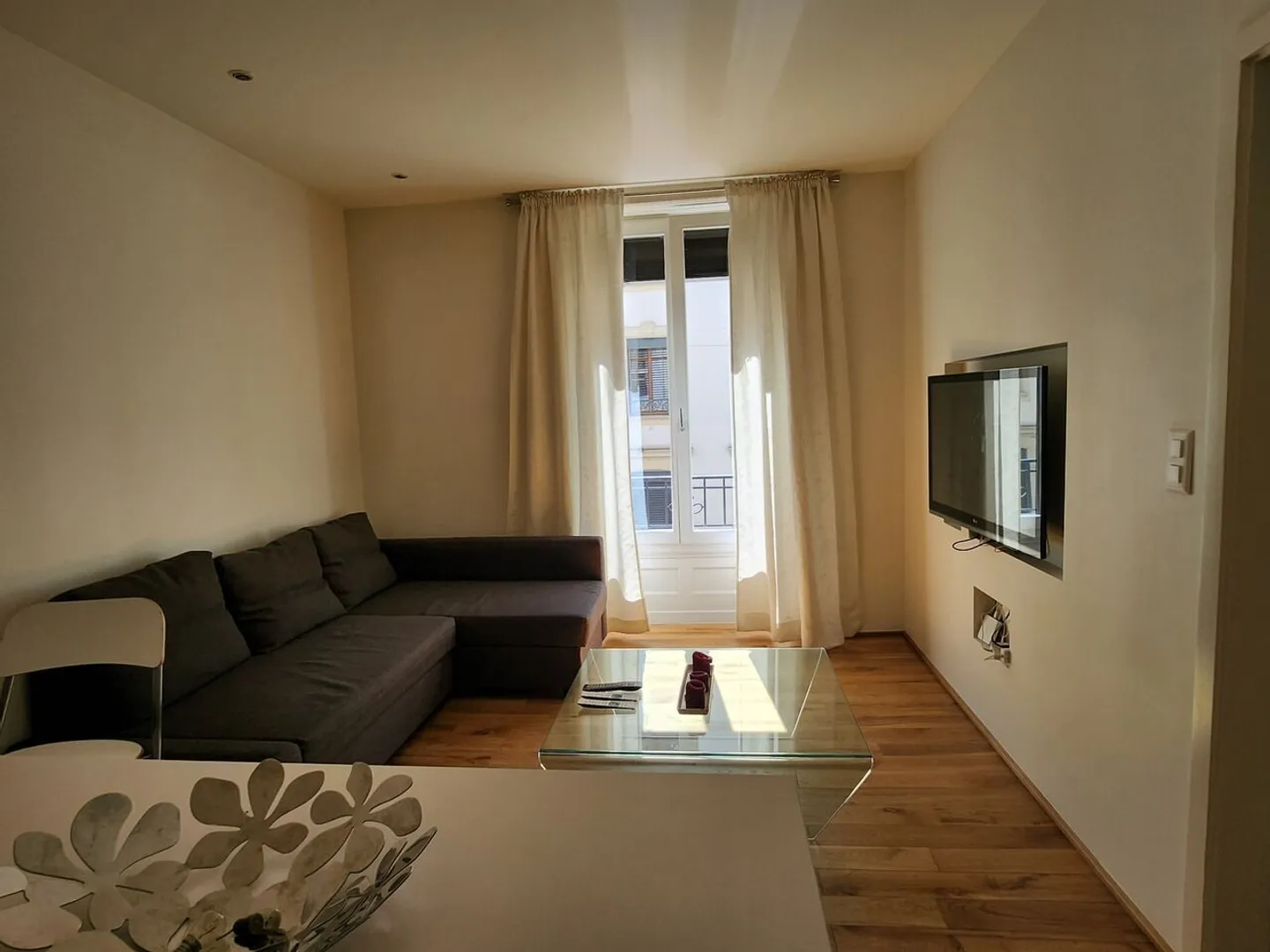 Charmant Appartement 2 Pièces - Photo 3 sur 8