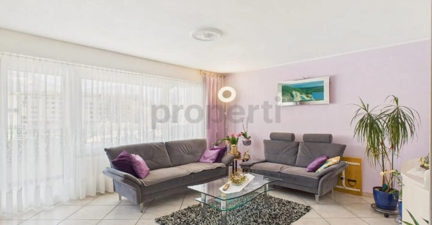 Vivre avec une vue imprenable sur les Mythen - appartement attrayant de 4,5 pièces à Seewen - Photo 1 sur 12