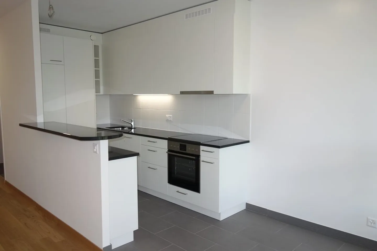 Ruhige und familienfreundliche Gegend, 10 Minuten vom Stadtzentrum entfernt - Foto 3 von 11