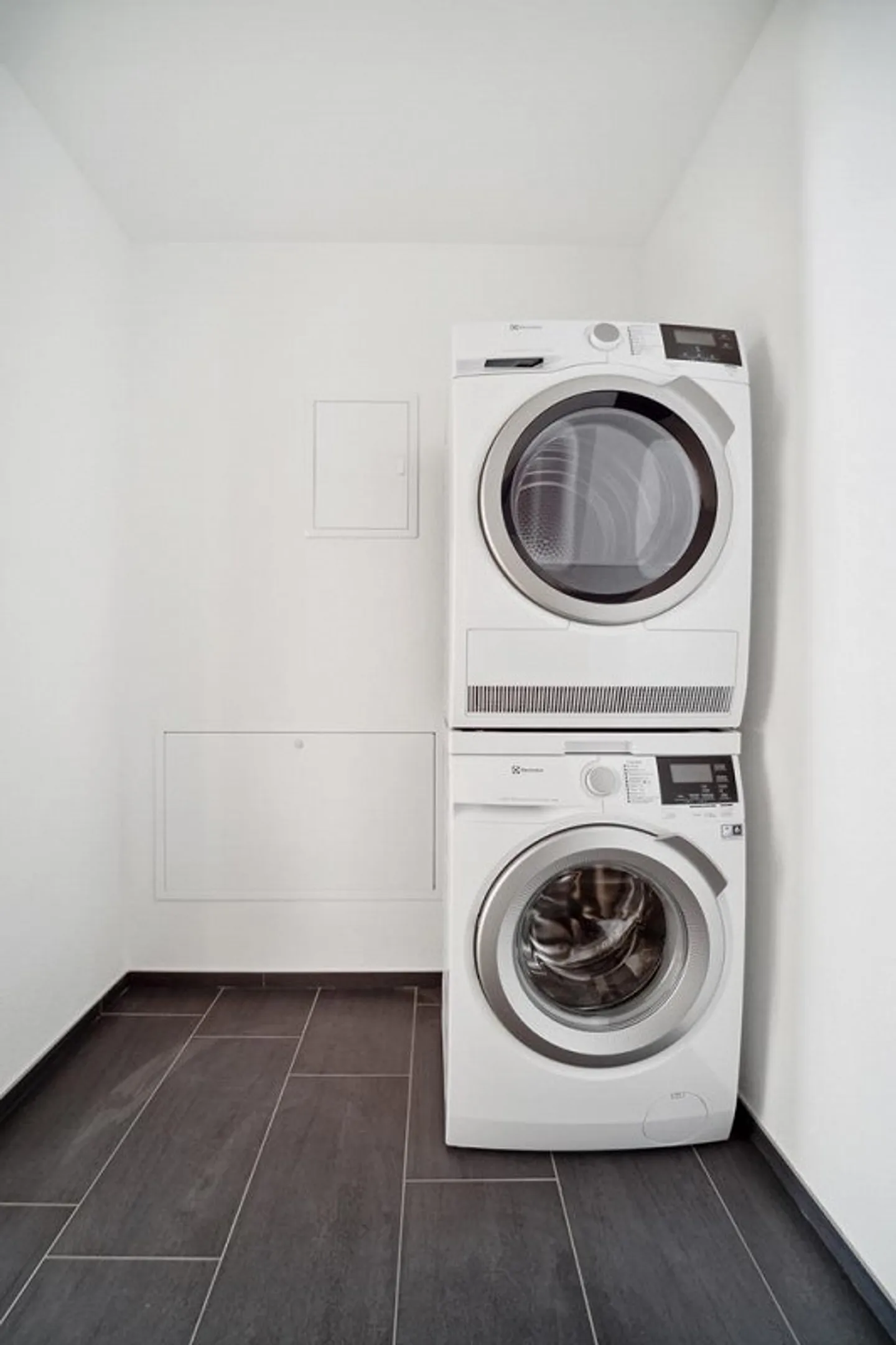 Appartement rénové de 4,5 pièces dans un emplacement calme ! - Photo 9 sur 10