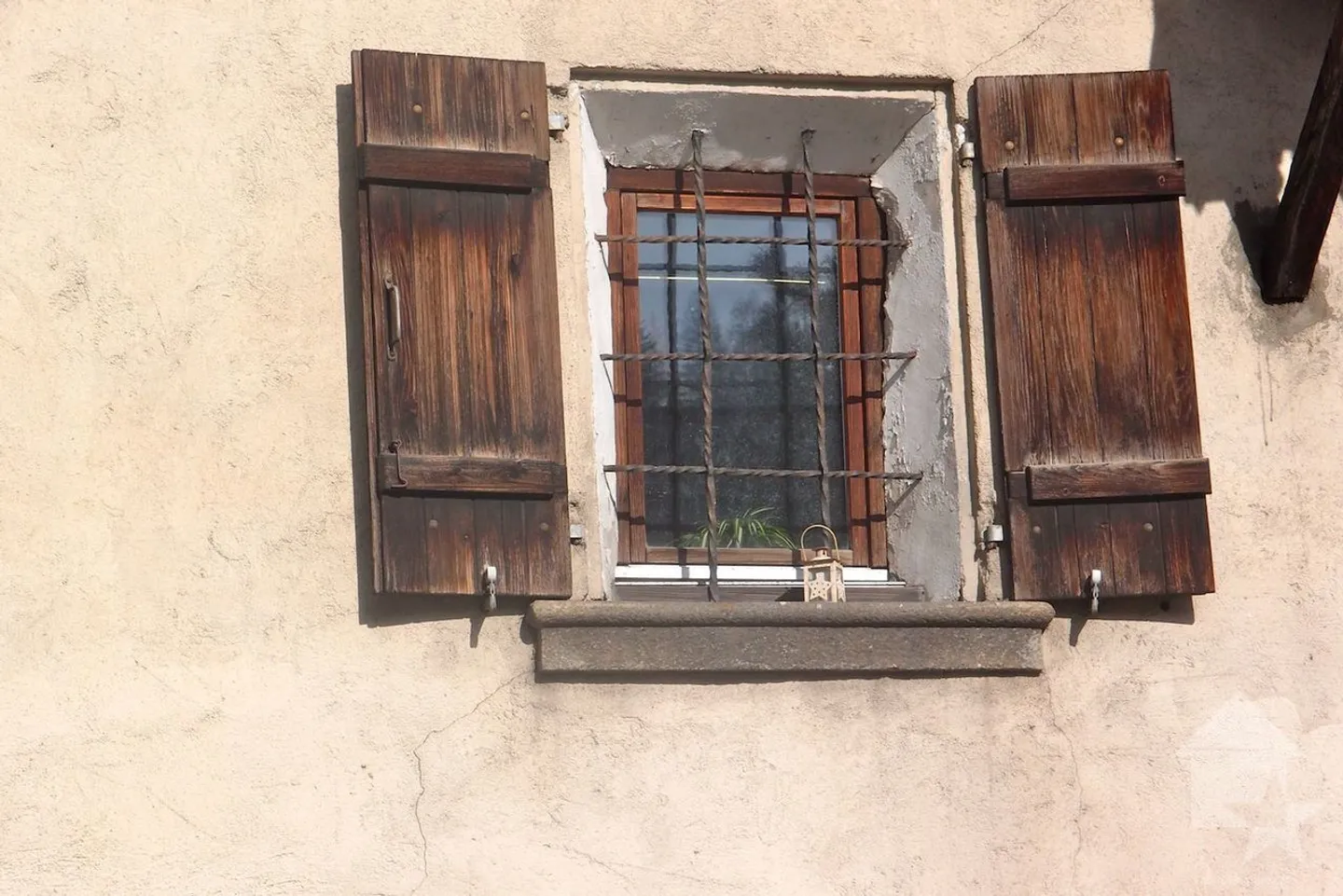 Edificio del 17° secolo con 4,5 stanze! - Foto 1 di 14
