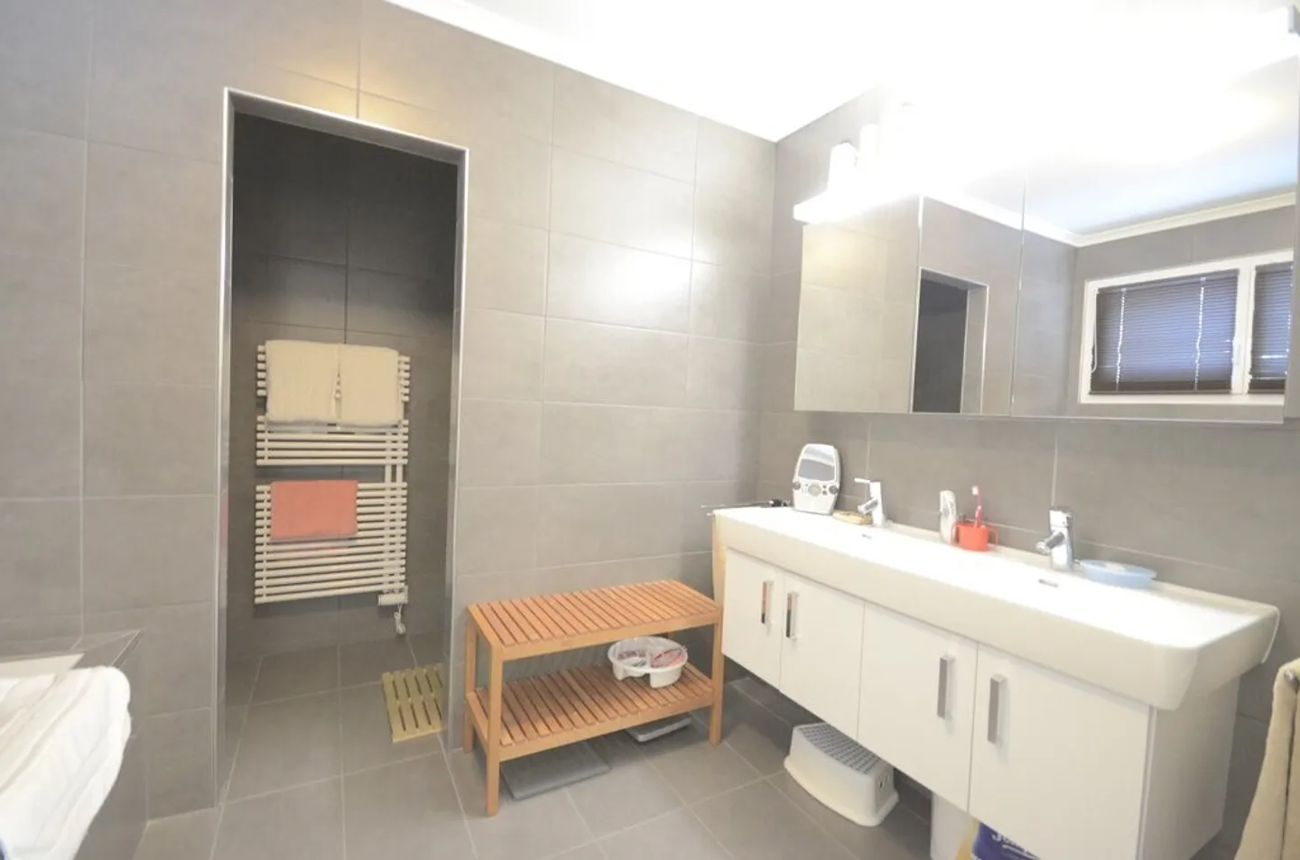 Pully-Räumliche 5,5-Zimmer-Wohnung mit Terrasse und privatem Garten - Foto 7 von 10