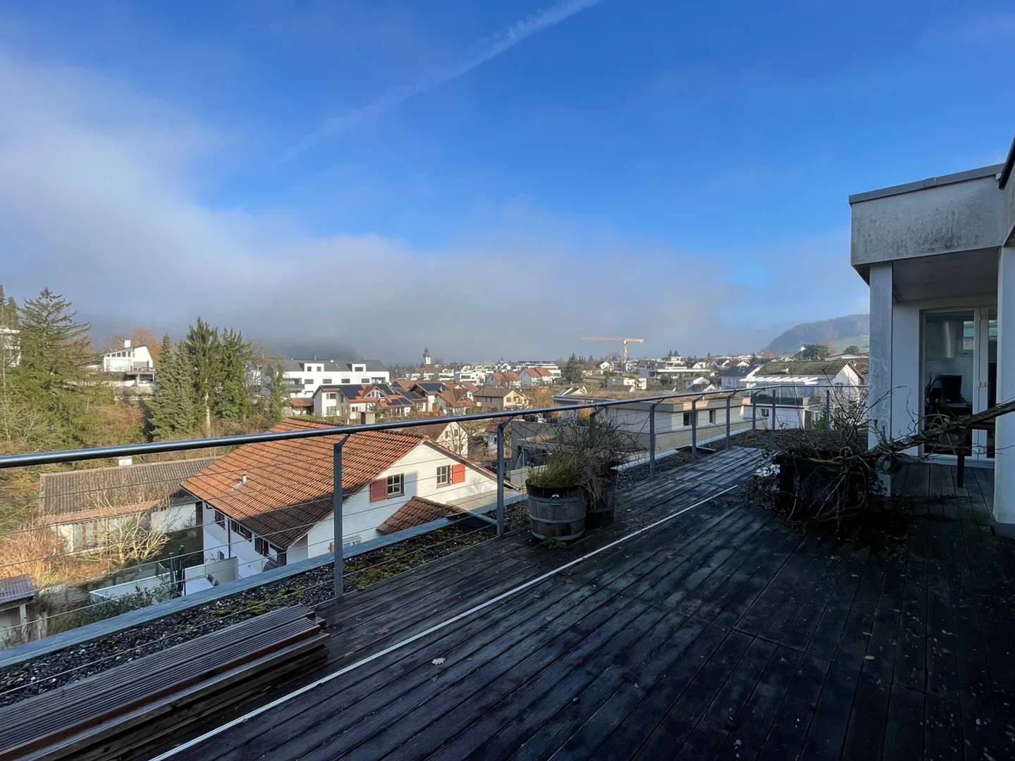 Ampia casa unifamiliare con architettura unica in una tranquilla posizione privilegiata con un grande giardino - Foto 11 di 13