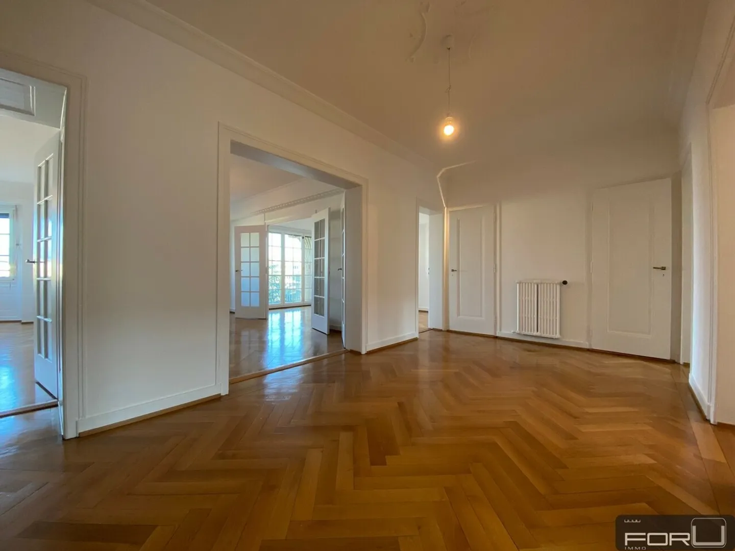 Sehr schöne 5,5-Zimmer-Wohnung mit freiem Blick und Balkonen in Sécheron - Foto 2 von 12