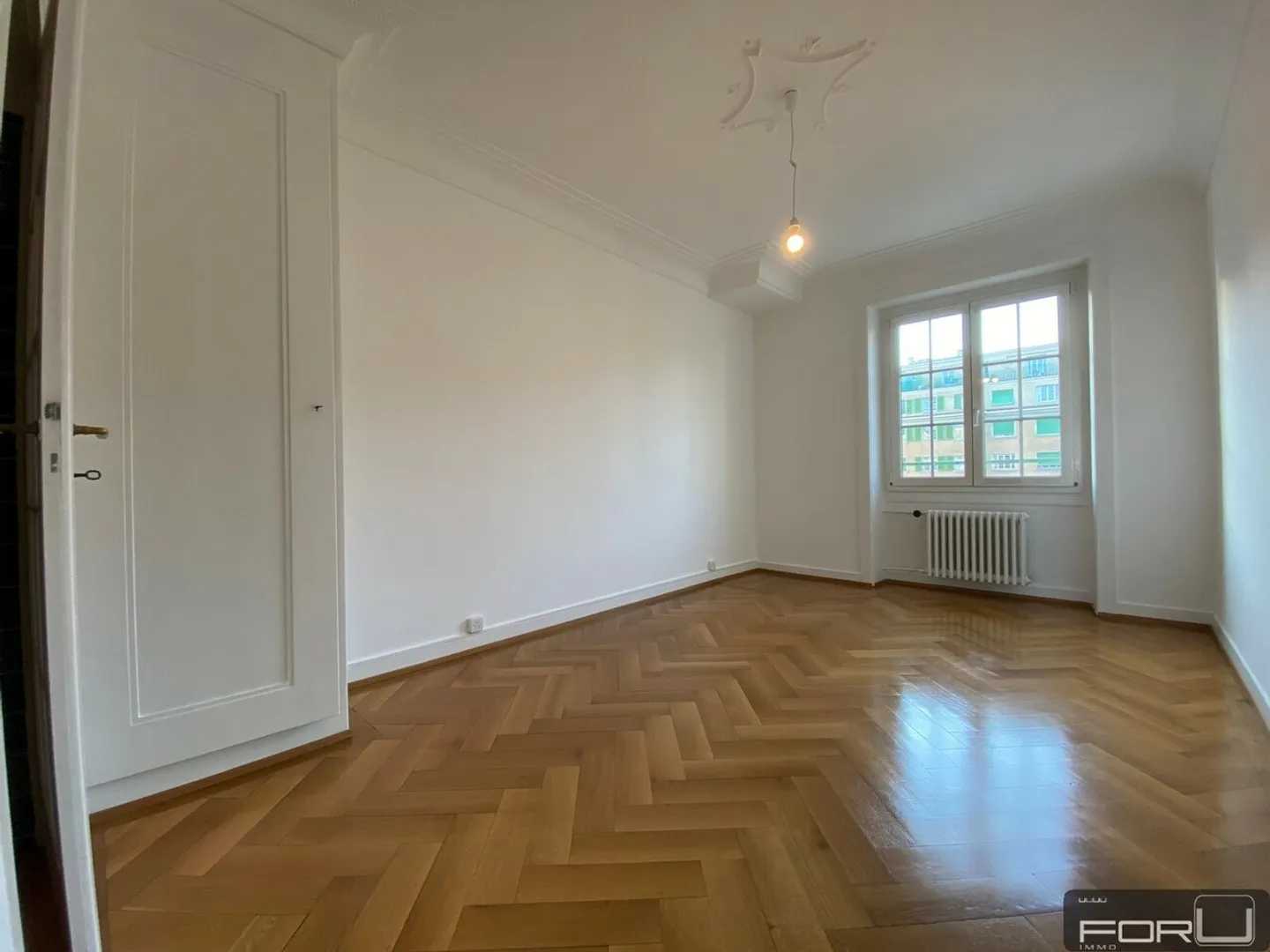 Sehr schöne 5,5-Zimmer-Wohnung mit freiem Blick und Balkonen in Sécheron - Foto 7 von 12