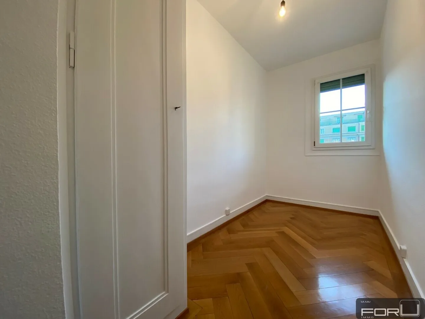 Sehr schöne 5,5-Zimmer-Wohnung mit freiem Blick und Balkonen in Sécheron - Foto 8 von 12