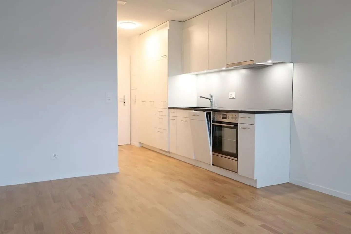 Appartement 1 pièce rénové près de Gurten - Photo 2 sur 4