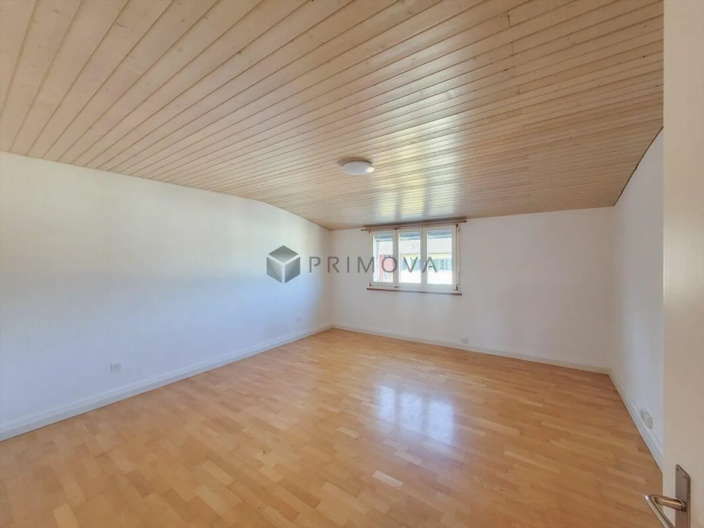 Geräumige Dachgeschosswohnung - Foto 5 von 12