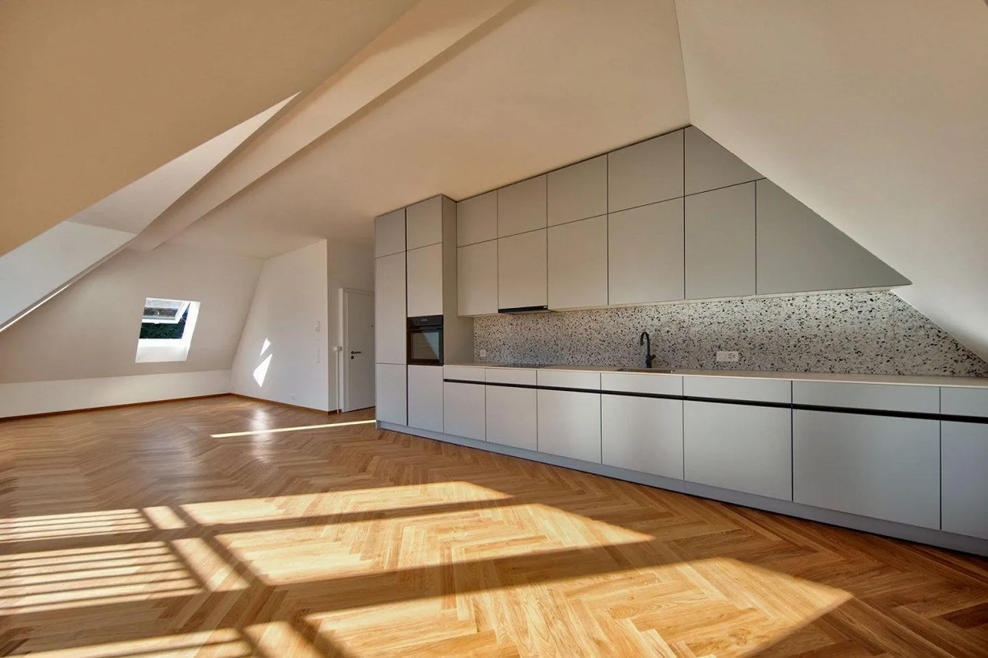 Sopra i tetti di Zurigo Enge – vivere con una terrazza privata - Foto 2 di 9