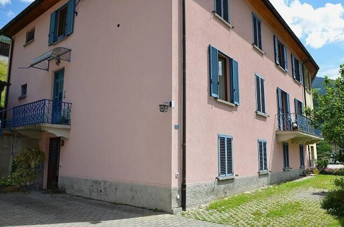 Appartamento di 3,5 locali PT con giardino soleggiata, tranquilla e bella vista - Foto 1 di 13