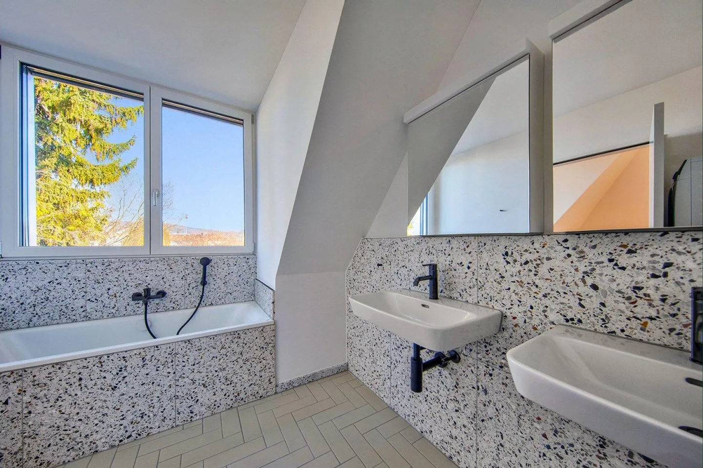 Sopra i tetti di Zurigo Enge – vivere con una terrazza privata - Foto 5 di 9