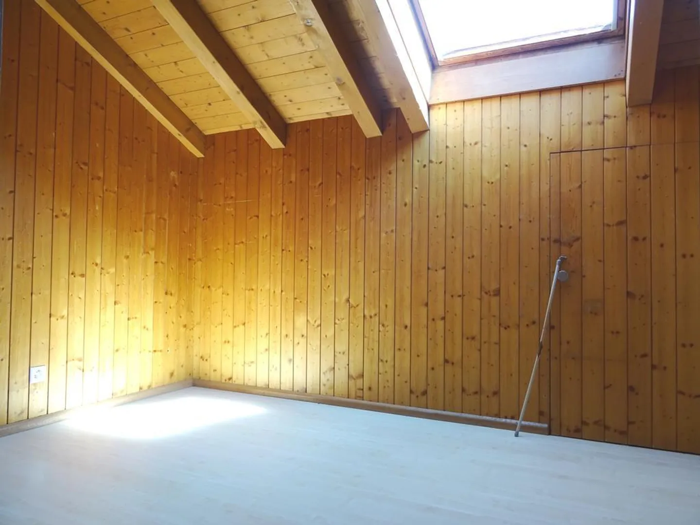 HEIMELIGE DACHWOHNUNG IM HERZEN VON BÜSSERACH - Foto 10 von 12