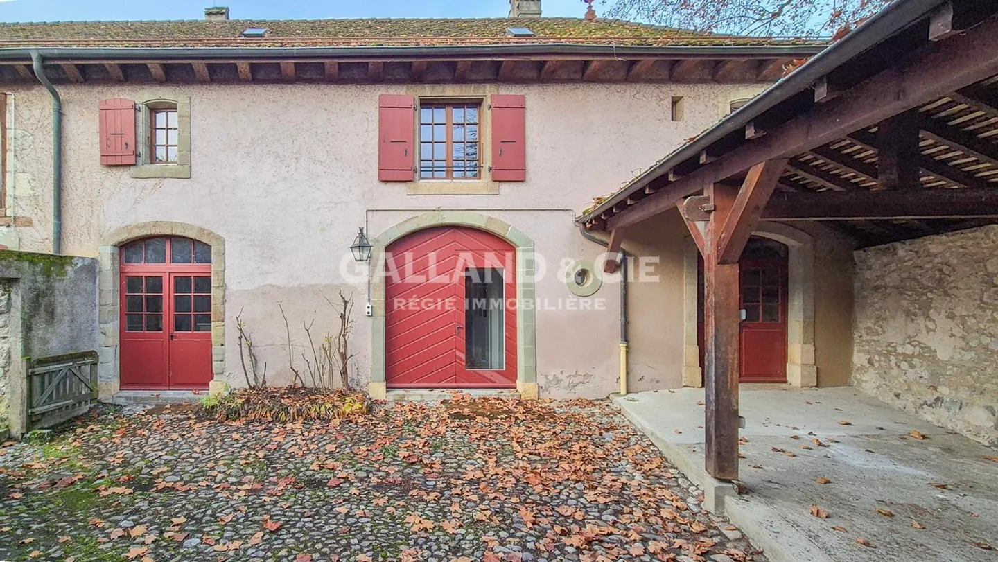 Exceptional villa in Lonay near the lake - Photo 2 of 14