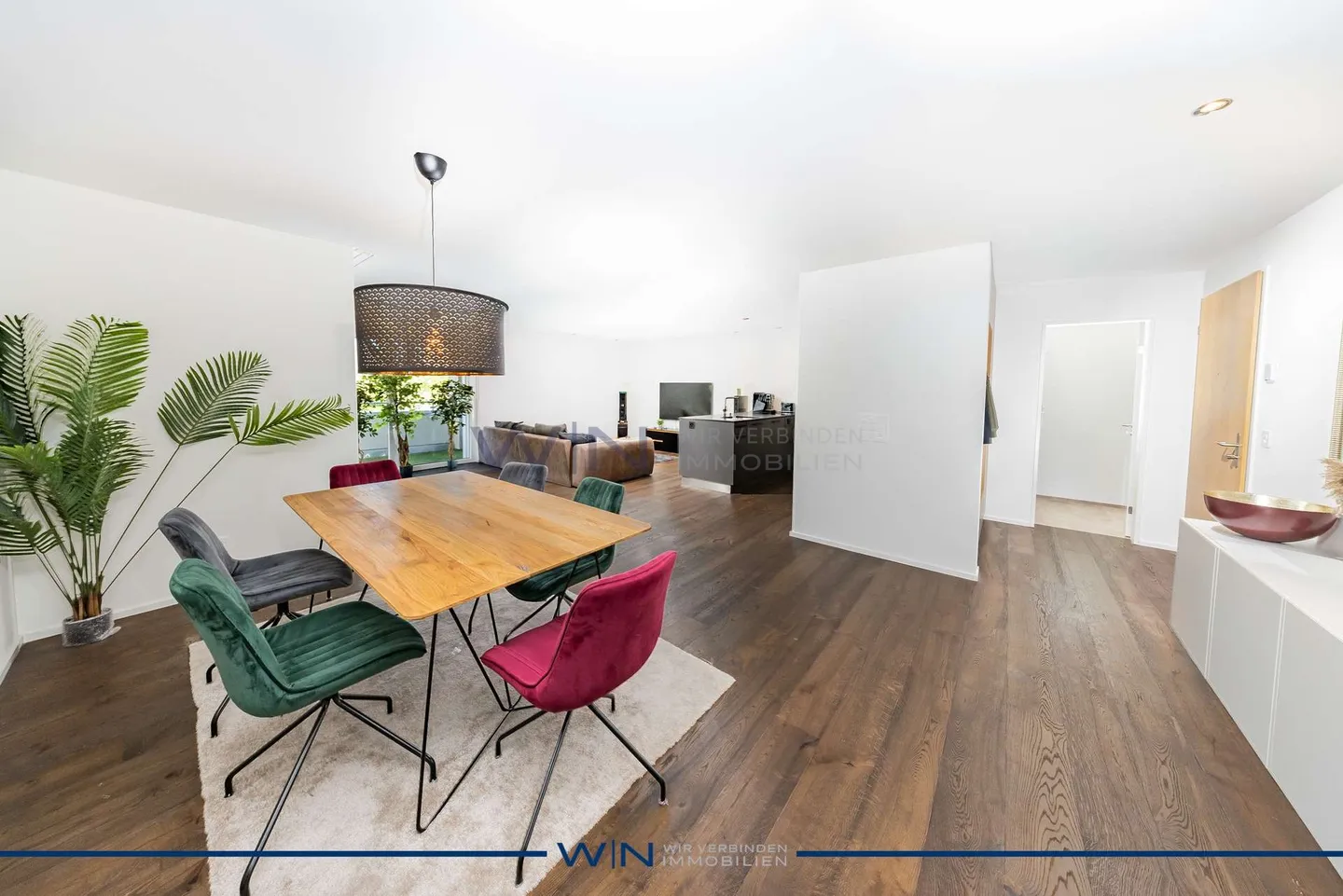 Cozy Family Apartment - Photo 5 of 9