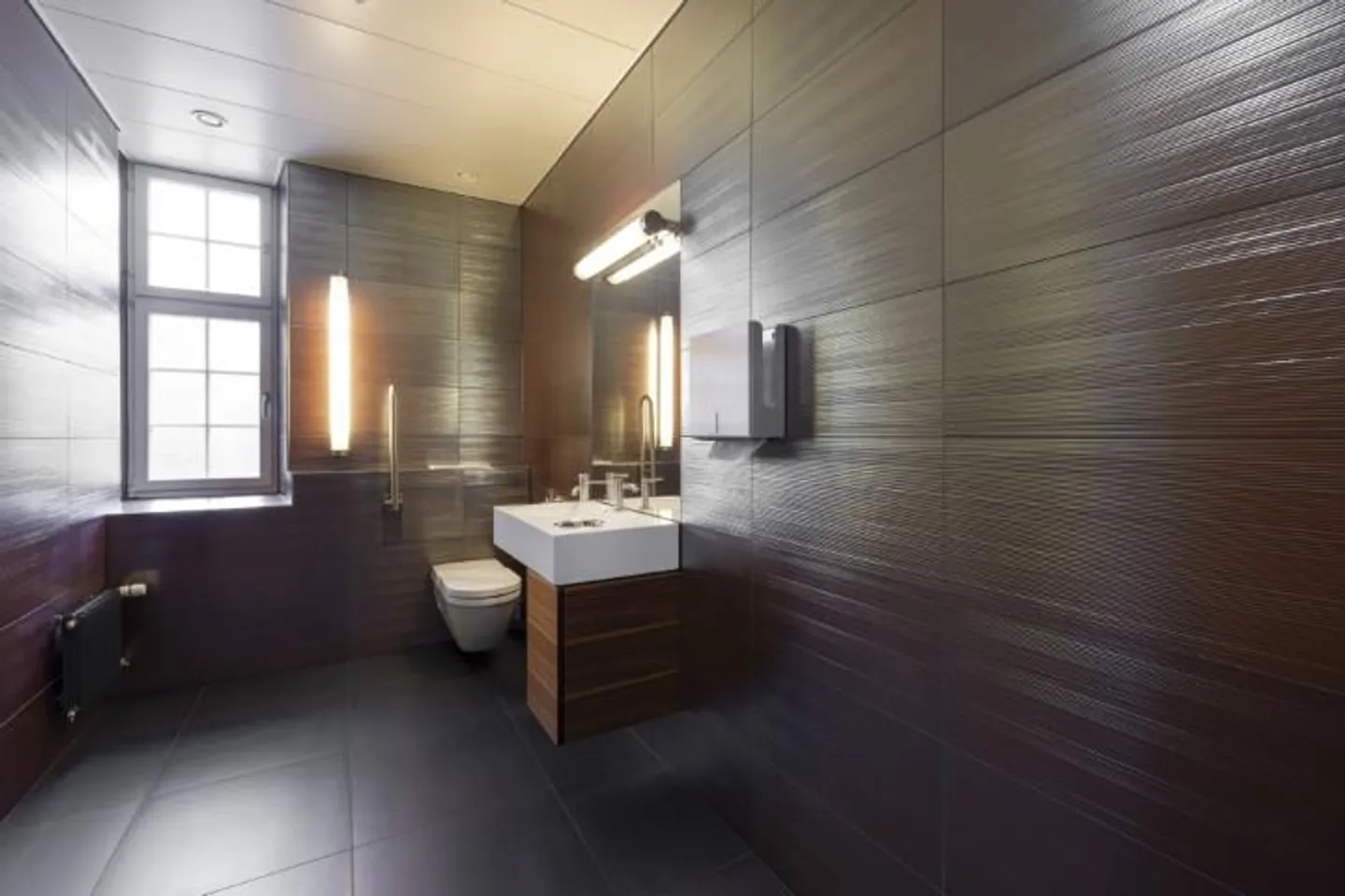 Modern office space - Photo 6 of 7