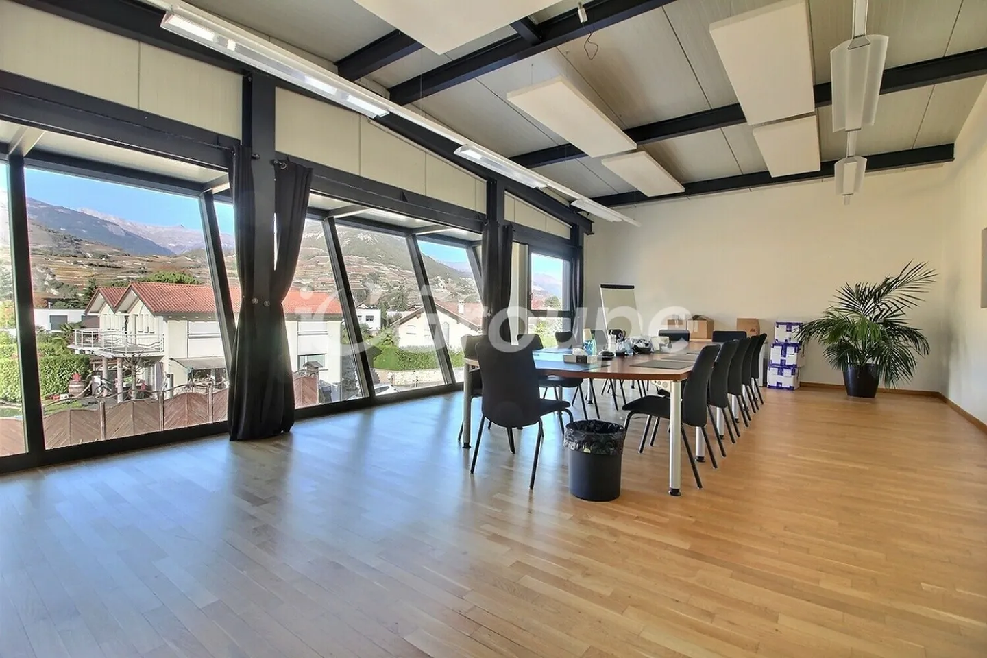 Modern Industrial Hall Near Sion - Photo 6 of 13